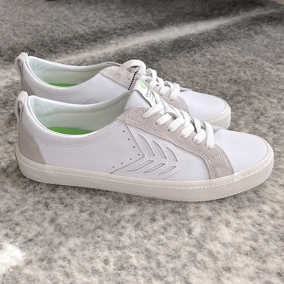 Cariuma Men’s CATIBA Low Off White Leather & Ice Suede Sneaker - Picture 1 of 11
